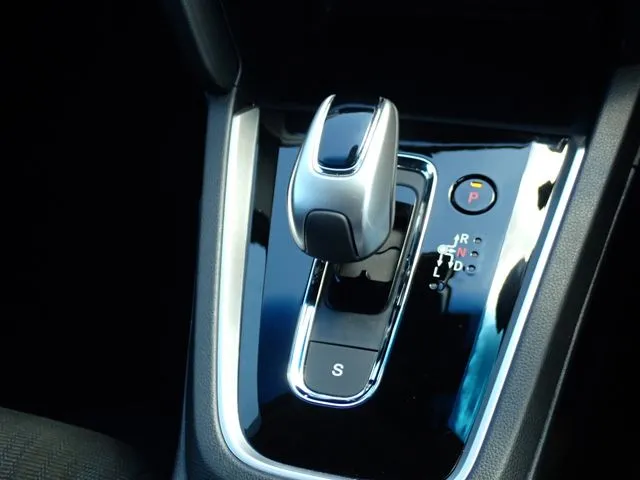 シャトル　ハイブリッド（ホンダ）の車両写真