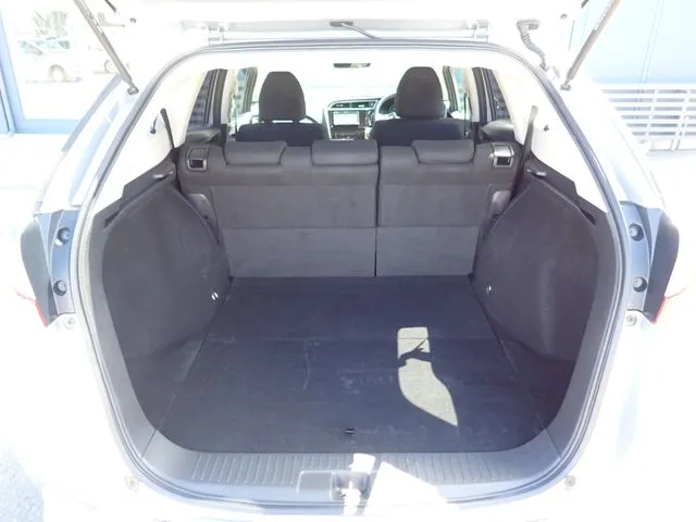 シャトル　ハイブリッド（ホンダ）の車両写真