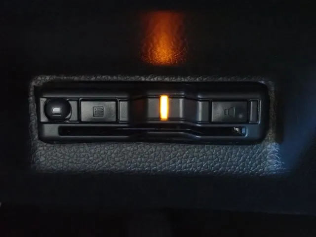 シャトル　ハイブリッド（ホンダ）の車両写真