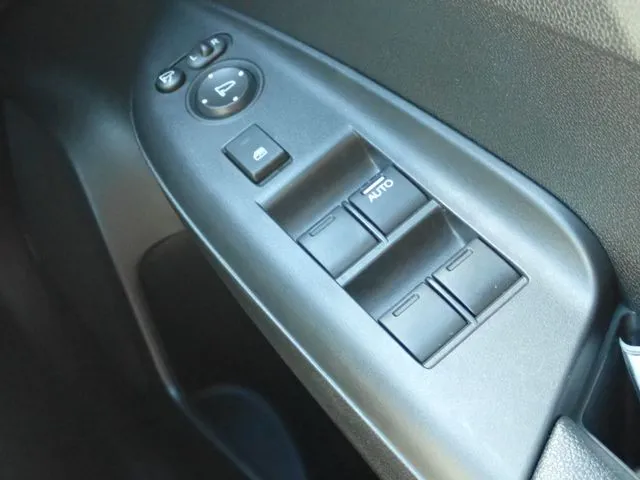 シャトル　ハイブリッド（ホンダ）の車両写真