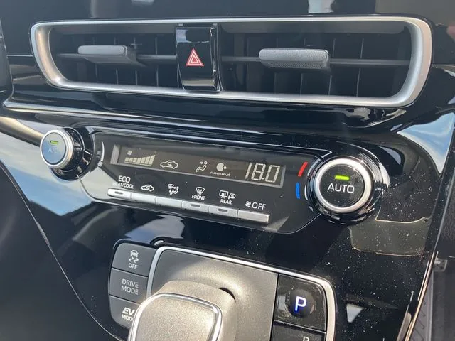 トヨタ　アクア