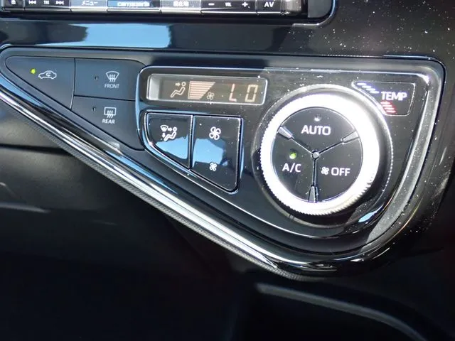 アクア（トヨタ）の車両写真