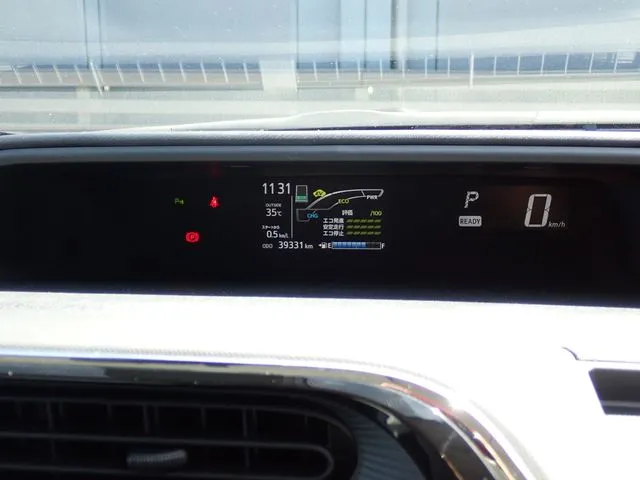 アクア（トヨタ）の車両写真