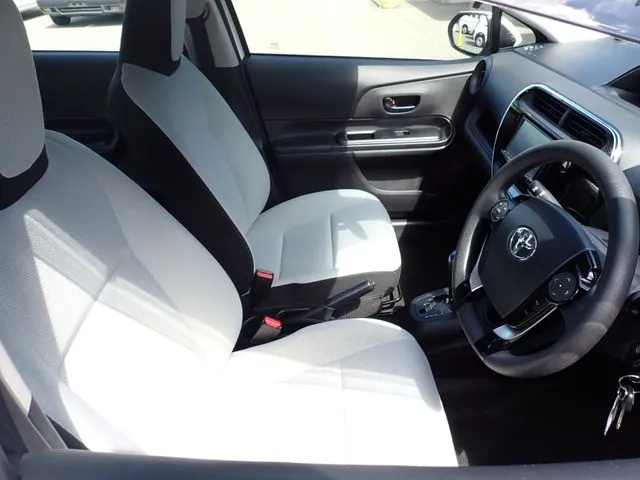 アクア（トヨタ）の車両写真