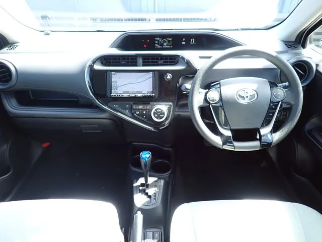 アクア（トヨタ）の車両写真