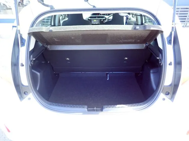 アクア（トヨタ）の車両写真