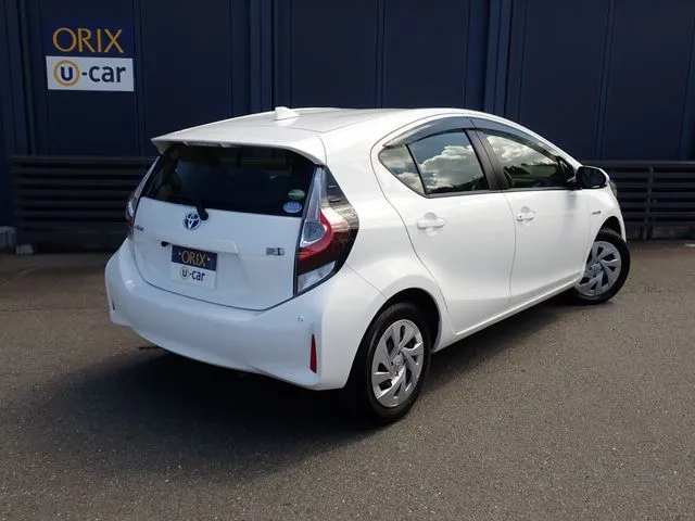 アクア（トヨタ）の車両写真