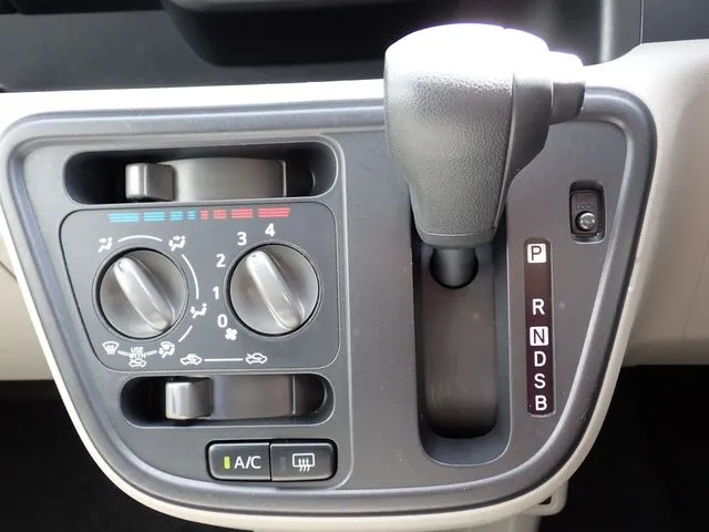 パッソ（トヨタ）の車両写真