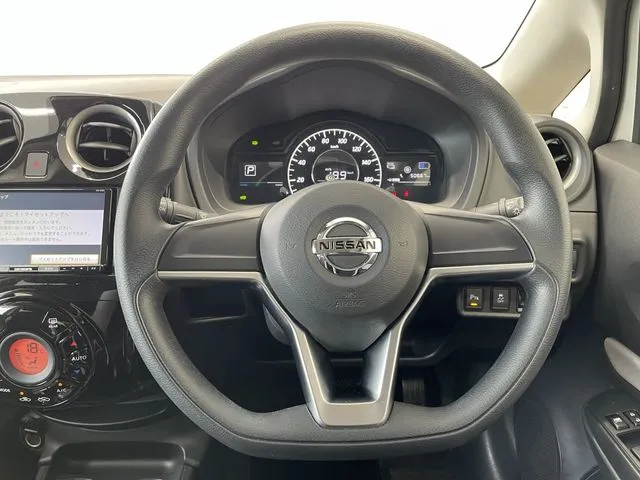 ノート（ニッサン）の車両写真