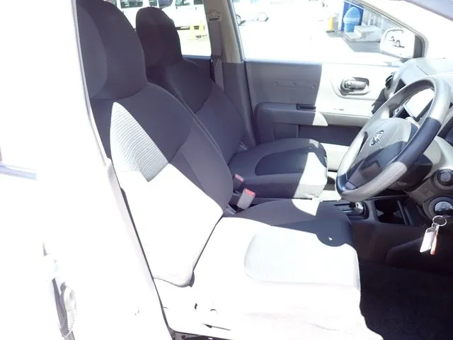 NV150 AD 2WD(ニッサン)の車両写真