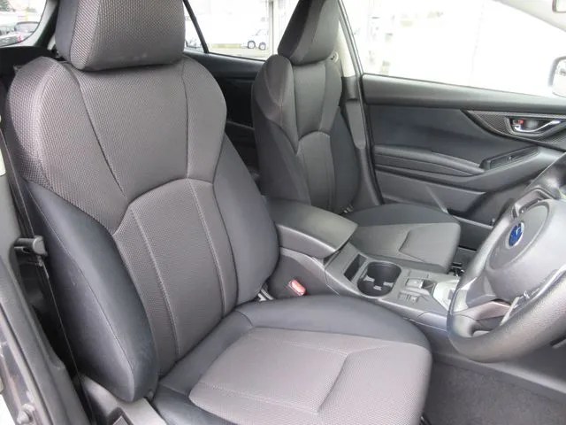 スバル インプレッサスポーツ 4WD