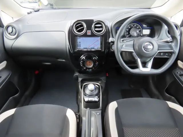 ニッサン　ノート