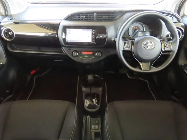 トヨタ　ヴィッツ　ハイブリッド