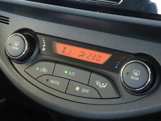 トヨタ　ヴィッツ　ハイブリッド