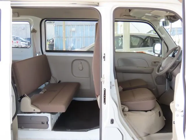 エブリイバン（スズキ）の車両写真