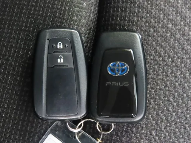 プリウス(トヨタ)の車両写真