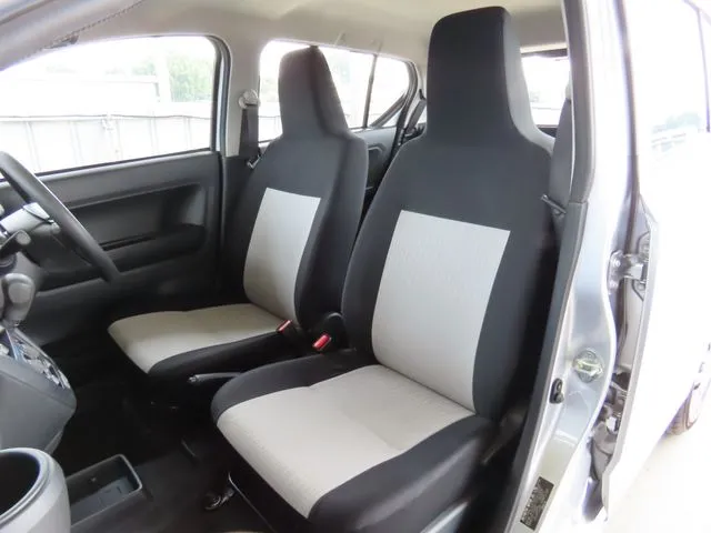 ミラ　イース（ダイハツ）の車両写真