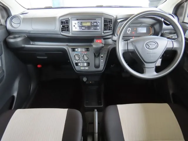 ミラ　イース（ダイハツ）の車両写真