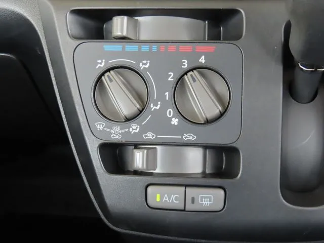 ミラ　イース（ダイハツ）の車両写真