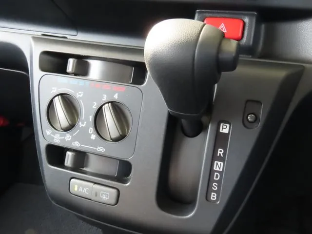 ミラ　イース（ダイハツ）の車両写真