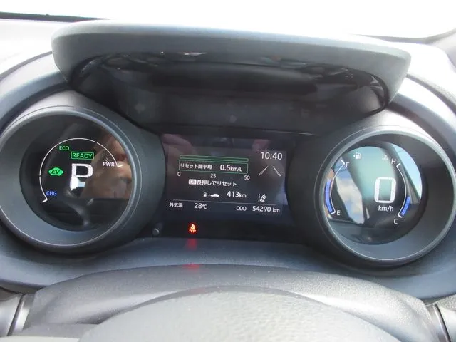 トヨタ　ヤリス　ハイブリッド