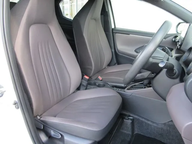 トヨタ　ヤリス　ハイブリッド