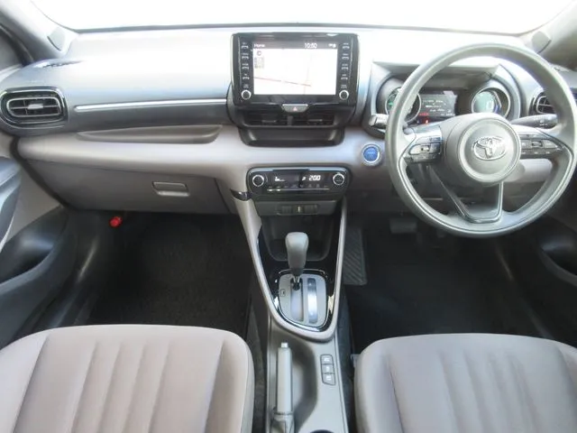 トヨタ　ヤリス　ハイブリッド