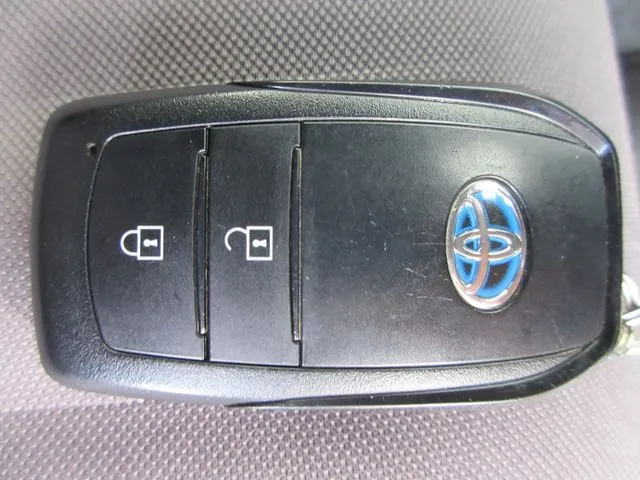 トヨタ　ヤリス　ハイブリッド