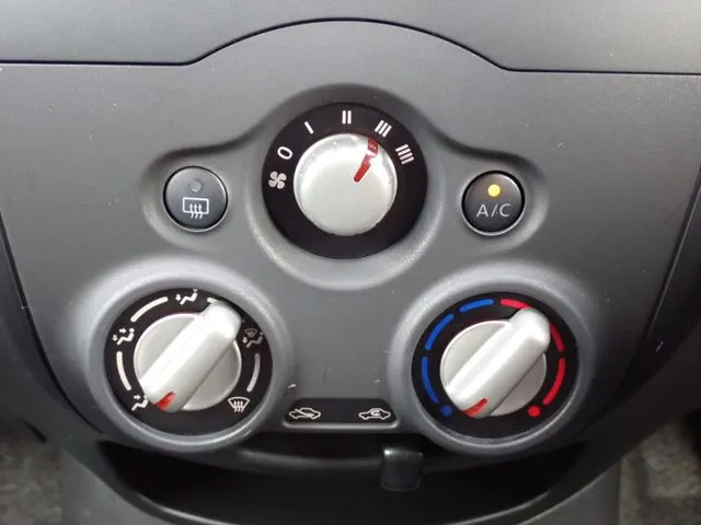 ニッサン　ノート