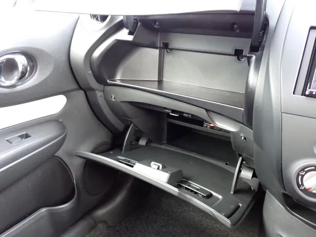 ニッサン　ノート