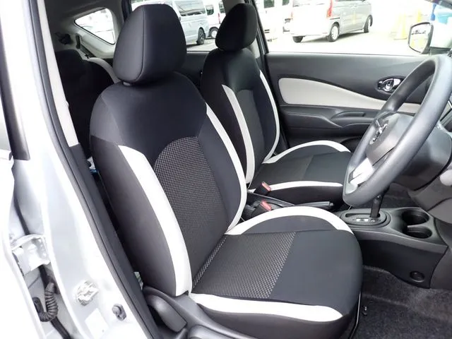 ニッサン　ノート