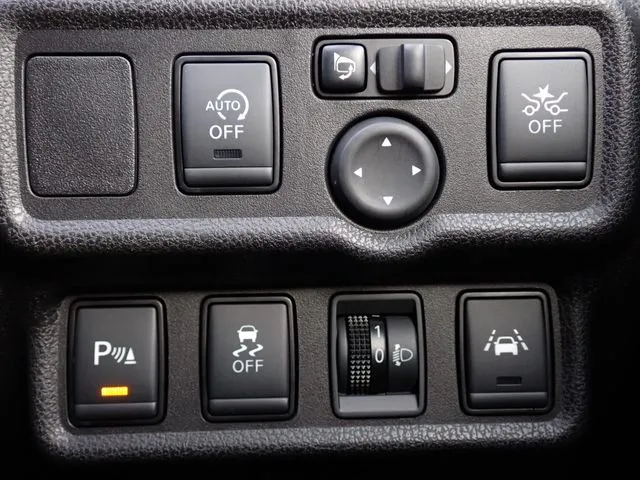 ニッサン　ノート