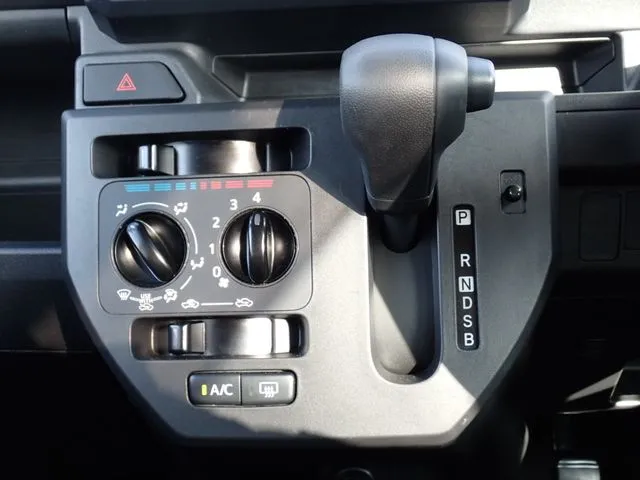 ウェイク（ダイハツ）の車両写真