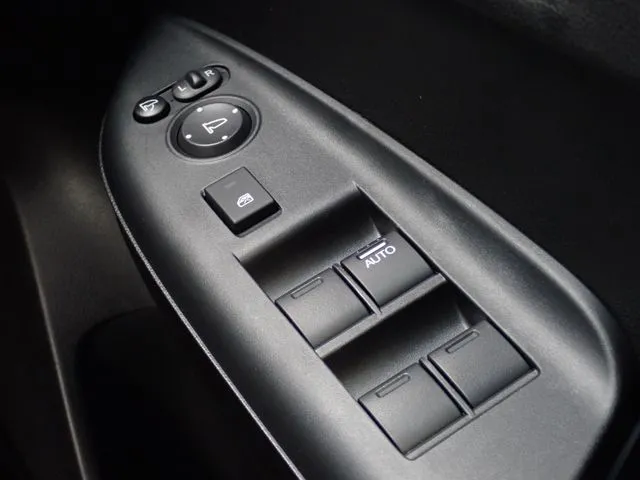 シャトル　ハイブリッド（ホンダ）の車両写真