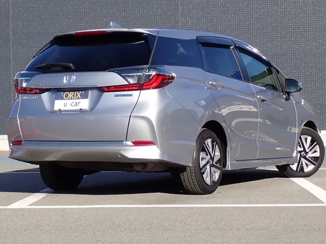 シャトル　ハイブリッド（ホンダ）の車両写真