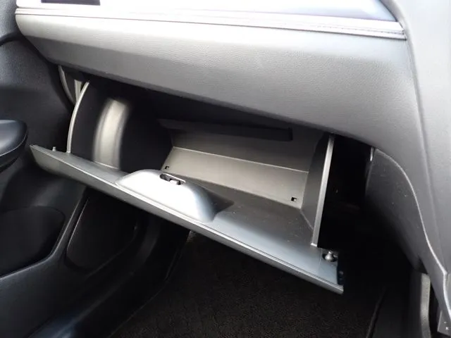 シャトル　ハイブリッド（ホンダ）の車両写真