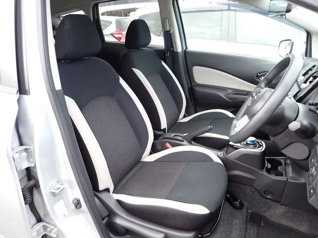 ノート（ニッサン）の車両写真