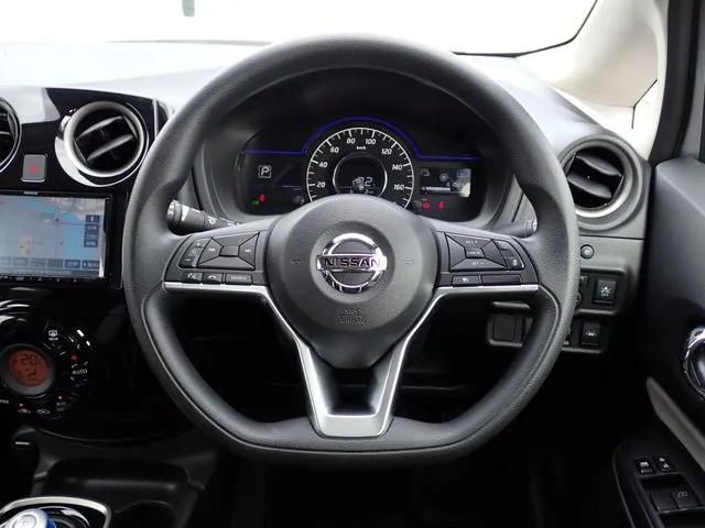 ノート（ニッサン）の車両写真