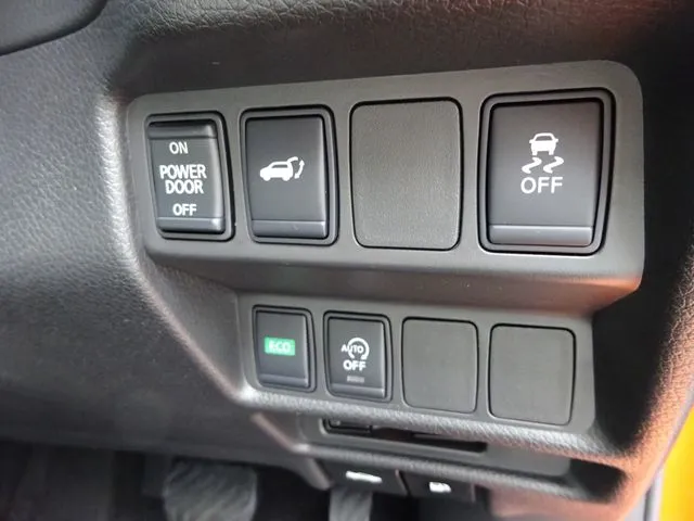 ニッサン　エクストレイル　２ＷＤ