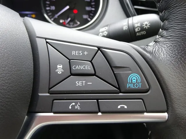 ニッサン　エクストレイル　２ＷＤ