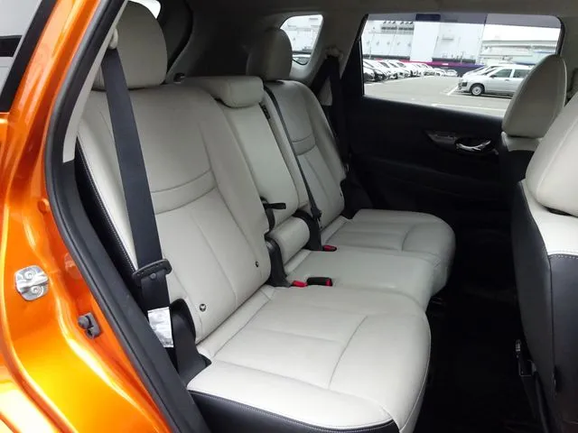 ニッサン　エクストレイル　２ＷＤ