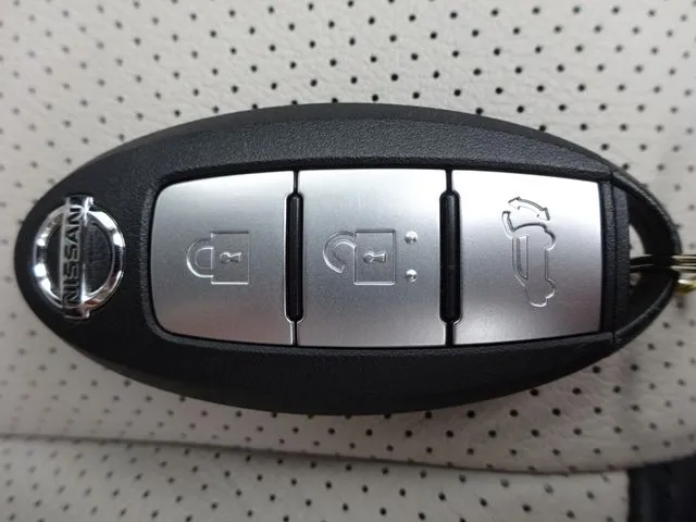 ニッサン　エクストレイル　２ＷＤ