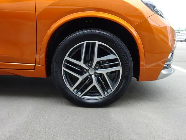 ニッサン　エクストレイル　２ＷＤ