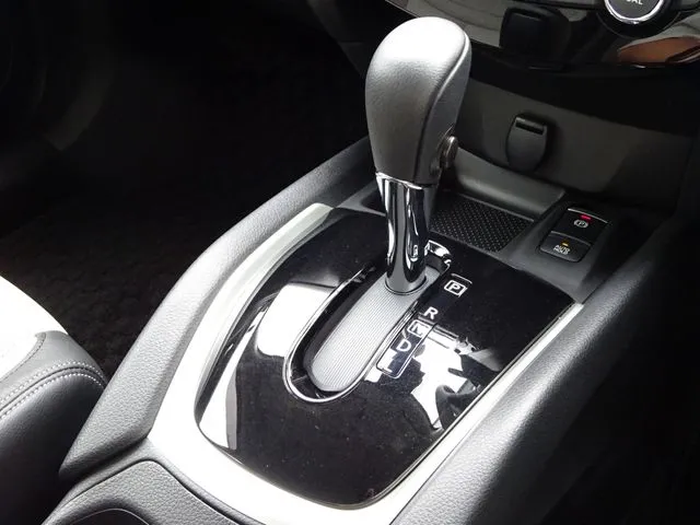 ニッサン　エクストレイル　２ＷＤ