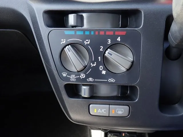 ダイハツ　ミラ　イース