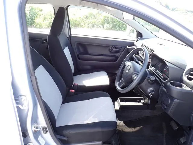 ダイハツ　ミラ　イース