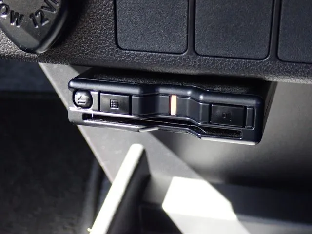 ダイハツ　ミラ　イース