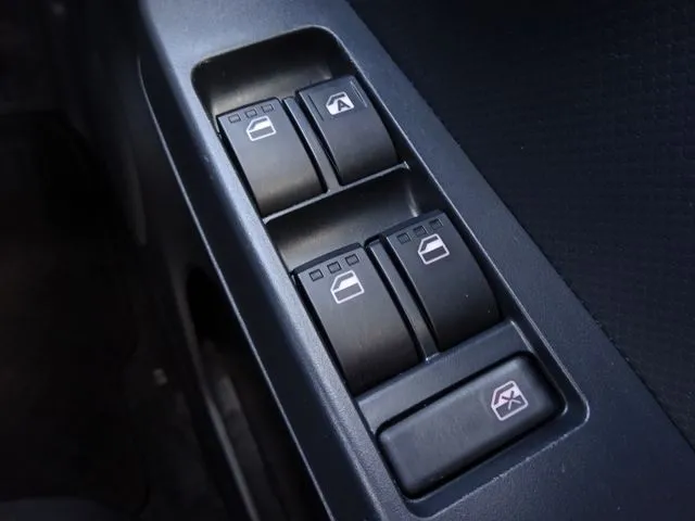 ダイハツ　ミラ　イース