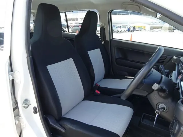 ダイハツ　ミラ　イース