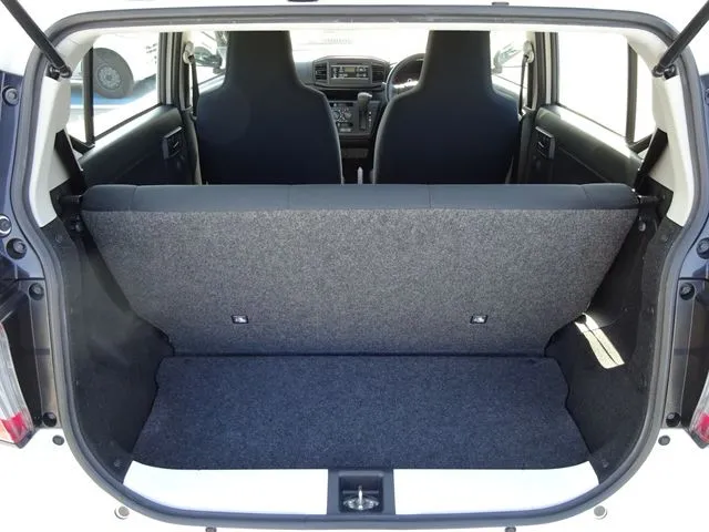 ダイハツ　ミラ　イース